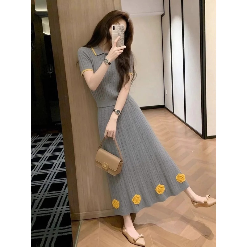 Midi Skirt Floral - ชุดเซ็ตสองชิ้นลายดอกไม้สำหรับผู้หญิง เสื้อคอปกและกระโปรงยาวปานกลาง