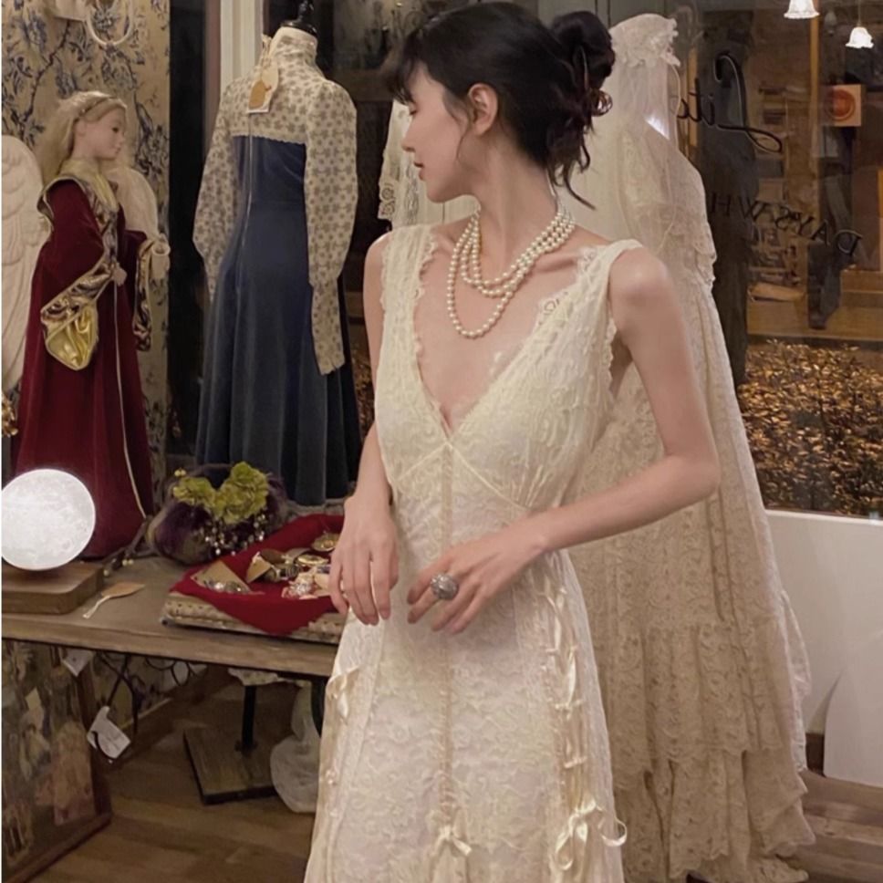 ชุดเดรสลูกไม้สไตล์โกธิค ชุดเดร - Maxi Dress Halter บทวิจารณ์และราคา